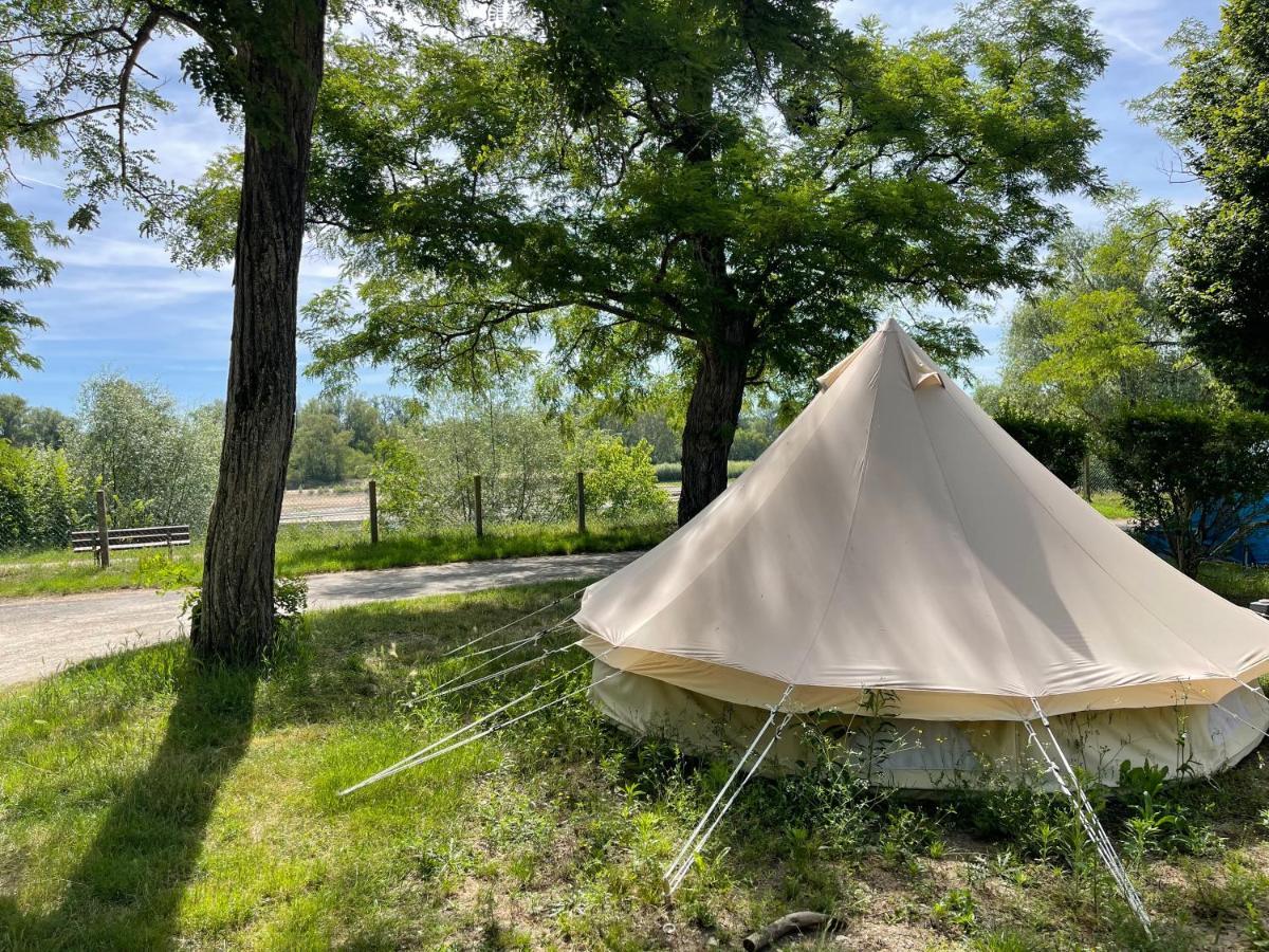 Camping Les Portes De Sancerre 圣萨蒂尔 外观 照片