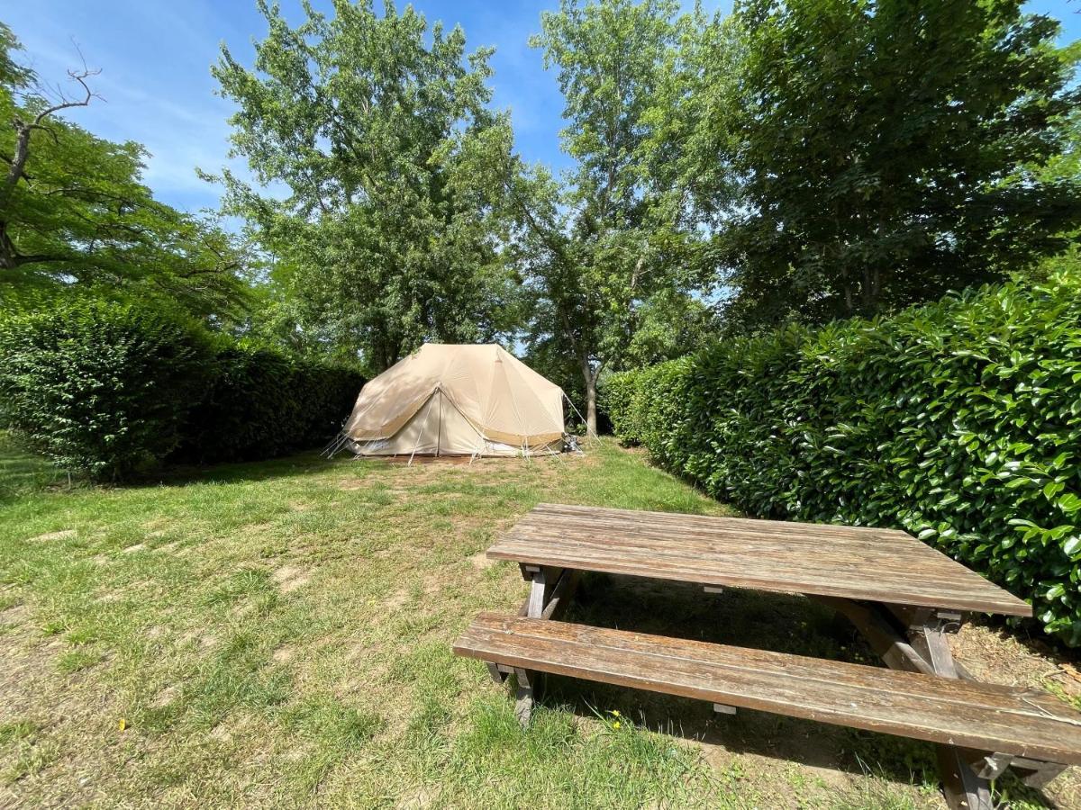 Camping Les Portes De Sancerre 圣萨蒂尔 外观 照片
